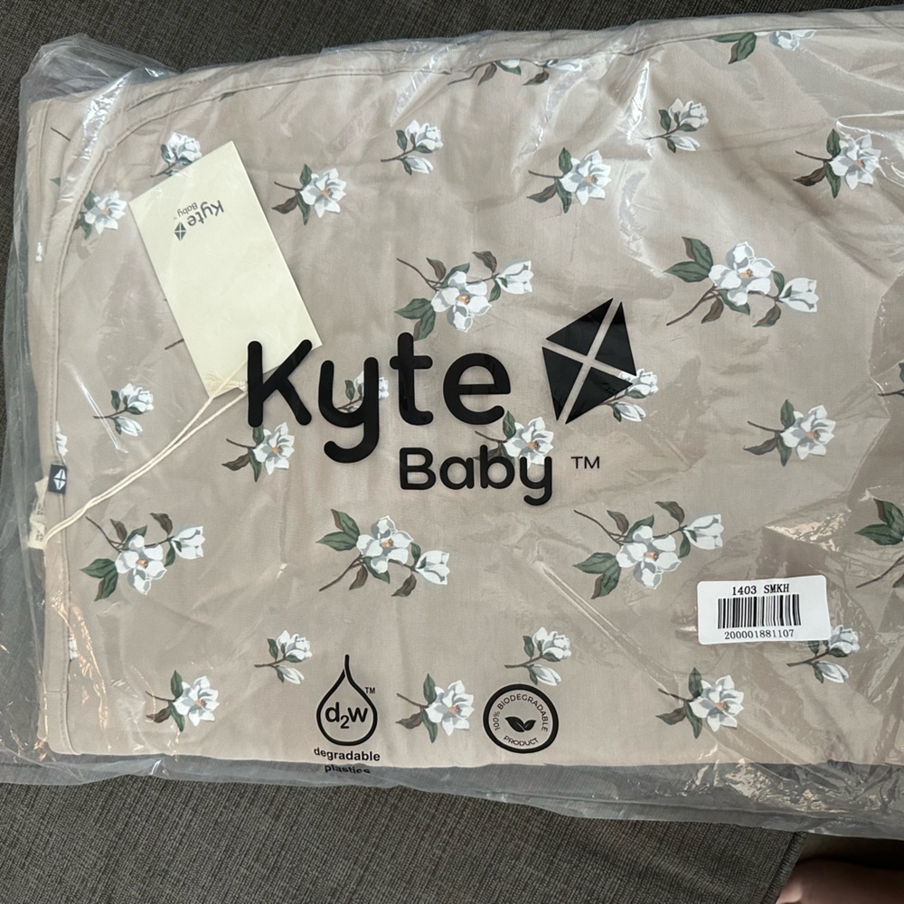 Kyte Baby magnolia khaki baby Blanket